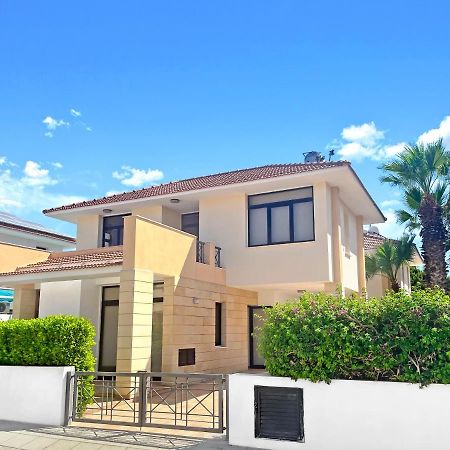 Villa Alba With Beach Access Ларнака Экстерьер фото